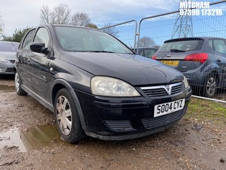 Location: Mitcham - 2004 VAUXHALL CORSA DESIGN 16V AUTO 5 Door Hatchback REG: SO04CYZ, Keys: No, MOT Expiry date: 17/10/2025, 1389 Petrol, 5 Speed Auto Petrol, Former Keepers: 5