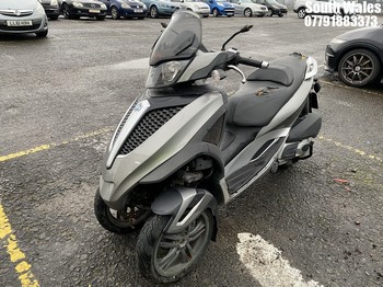 Location: South Wales - 2011 PIAGGIO MP3 300 YOURBAN LT Passenger Tricycle REG: LP11EER, Keys: No, MOT Expiry date: 23/06/2025, 278 Petrol, CVT AUTOMATIC, Former Keepers: 8