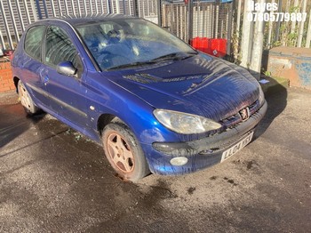 Location: Hayes - 2004 PEUGEOT 206 SE SEMI-AUTO 5 Door Hatchback REG: LL04YRX, Keys: No, MOT Expiry date: 12/09/2026, 1587 Petrol, 4 Speed Semi Auto Petrol, Former Keepers: 4
