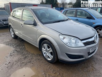 Location: Peterborough - 2009 VAUXHALL ASTRA CLUB 5 Door Hatchback REG: FE09CSY, Keys: No, MOT Expiry date: 12/01/2025, 1598 Petrol, 5 Speed Manual Petrol, Former Keepers: 4