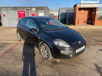 Location: Brentwood - 2010 FIAT PUNTO EVO GP 3 Door Hatchback REG: DV60GLF, Keys: No, MOT Expiry date: 16/12/2025, 1368 Petrol, 5 Speed Manual Petrol, Former Keepers: 8