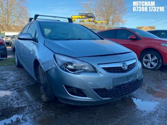 Location: Mitcham - 2014 VAUXHALL ASTRA SRI 5 Door Hatchback REG: DU14ODJ, Keys: No, MOT Expiry date: 26/08/2025, 1598 Petrol, 5 Speed Manual Petrol, Former Keepers: 5