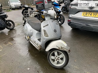Location: Hayes - 2004 PIAGGIO VESPA GT 125 Scooter REG: EY04HBB, Keys: No, MOT Expiry date: 31/01/2021, 124 Petrol, AUTOMATIC, Former Keepers: 2