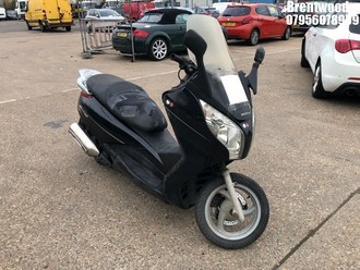 Location: Brentwood - 2007 HONDA FES 125-7 Motorcycle REG: LR57UCM, Keys: No, MOT Expiry date: 07/09/2024, 125 Petrol, Auto Petrol, Former Keepers: 8