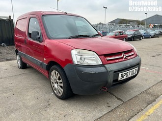 Location: Brentwood - 2007 CITROEN BERLINGO LX Car Derived Van REG: BP07XLD, Keys: No, MOT Expiry date: 29.06.2025, 1360 Petrol, 5 Speed Manual Petrol, Former Keepers: 14
