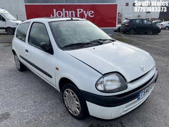 Location: South Wales - 1999 RENAULT CLIO GRANDE RN 3 Door Hatchback REG: T540ATX, Keys: No, MOT Expiry date: 20/09/2025, 1149 Petrol, 5 Speed Manual Petrol, Former Keepers: 5