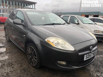 Location: Edinburgh - 2007 FIAT BRAVO ACTIVE 90 5 Door Hatchback REG: SD57NDG, Keys: No, MOT Expiry date: 11/08/2025, 1368 Petrol, 6 Speed Manual Petrol, Former Keepers: 9