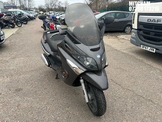 Location: Mitcham - 2009 PIAGGIO XEVO 125 Scooter REG: PN09FME, Keys: No, MOT Expiry date: 12/11/2025, 124 Petrol, AUTOMATIC, Former Keepers: 5