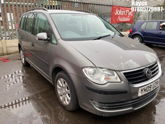 Location: Hayes - 2009 VOLKSWAGEN TOURAN S 102 MPV REG: YH09UZR, Keys: No, MOT Expiry date: 29/08/2025, 1595 Petrol, 6 Speed Manual Petrol, Former Keepers: 4