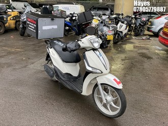 Location: Hayes - 2022 PIAGGIO LIBERTY 125 ABS Scooter REG: LB72CVX, Keys: No, MOT Expiry date: 14/11/2025, 124 Petrol, AUTOMATIC, Former Keepers: 4