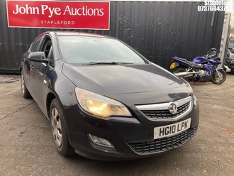 Location: Stapleford - 2010 VAUXHALL ASTRA EXCLUSIV CDTI 108 5 Door Hatchback REG: HG10LPK, Keys: Yes, MOT Expiry date: 25/03/2026, 1686 Diesel, 6 Speed Manual Diesel, Former Keepers: 5