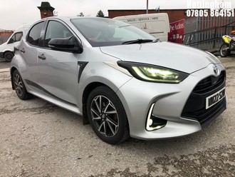 Location: Nottingham - 2022 TOYOTA YARIS DESIGN HEV CVT 5 DOOR HATCHBACK REG: WN22SZU, 1490cc HYBRID ELECTRIC, VARIABLE 1 SPEED AUTO PETROL/E, Former Keepers: 2, Keys: Yes, MOT Expiry date: 26/05/2026