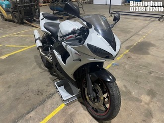 Location: Birmingham - 2005 YAMAHA YZF R6 04 MOTORCYCLE REG: CN05EDC, 599CC PETROL,, Former Keepers: 5, Keys: Yes, MOT Expiry date: 21/05/2026