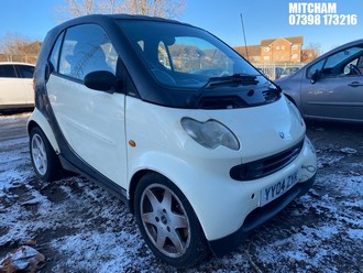 Location: Mitcham - 2004 SMART FORTWO PURE 50 SEMI-AUTO Coupe REG: YY04ZYK, Keys: No, MOT Expiry date: 30/07/2026, 698 Petrol, 6 Speed Semi Auto Petrol, Former Keepers: 9