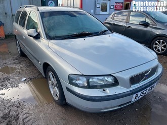 Location: Peterborough - 2002 VOLVO V70 D5 S Estate REG: BJ52KMV, Keys: No, MOT Expiry date: 15/05/2026, 2401 Diesel, 5 Speed Manual Diesel, Former Keepers: 15