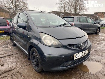 Location: Mitcham - 2006 TOYOTA AYGO+ VVT-I 3 Door Hatchback REG: SG06VXY, Keys: No, MOT Expiry date: 27/11/2025, 998 Petrol, 5 Speed Manual Petrol, Former Keepers: 13