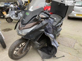Location: Hayes - 2016 HONDA NSS 125 AD-F Motorcycle REG: LN16YJX, Keys: No, MOT Expiry date: 06/11/2024, 125 Petrol, AUTOMATIC, Former Keepers: 6