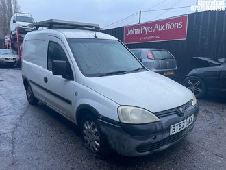 Location: Stapleford - 2003 VAUXHALL COMBO 1700 DTI Car Derived Van REG: BT52UAX, Keys: Yes, MOT Expiry date: 22/07/2026, 1686 Diesel, 5 Speed Manual Diesel, Former Keepers: 7
