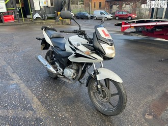 Location: Stapleford - 2010 HONDA CBF 125 M-A Motorcycle REG: DU60XGZ, Keys: Yes, MOT Expiry date: 19/04/2025, 125 Petrol,, Former Keepers: 4