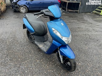 Location: Stapleford - 2012 PEUGEOT KISBEE 50 Moped REG: LX12BSY, Keys: No, MOT Expiry date: 29/06/2023, 49 Petrol,, Former Keepers: 15