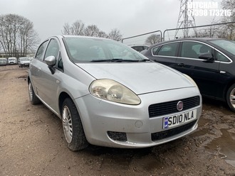 Location: Mitcham - 2010 FIAT GRANDE PUNTO SOUND 5 Door Hatchback REG: SD10NLA, Keys: No, MOT Expiry date: 08/03/2025, 1368 Petrol, 5 Speed Manual Petrol, Former Keepers: 9