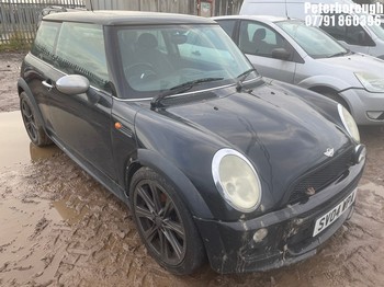 Location: Peterborough - 2004 MINI MINI ONE 3 Door Hatchback REG: SV04WPA, Keys: No, MOT Expiry date: 09/04/2026, 1598 Petrol, 5 Speed Manual Petrol, Former Keepers: 8