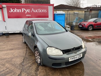 Location: Hull - 2004 VOLKSWAGEN GOLF FSI SE 5 Door Hatchback REG: YH54GDE, Keys: No, MOT Expiry date: 04/10/2025, 1598 Petrol, 6 Speed Manual Petrol, Former Keepers: 5