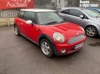 Location: Hayes - 2007 MINI COOPER 3 Door Hatchback REG: YE57UER, Keys: No, MOT Expiry date: 13/02/2025, 1598 Petrol, 6 Speed Manual Petrol, Former Keepers: 6