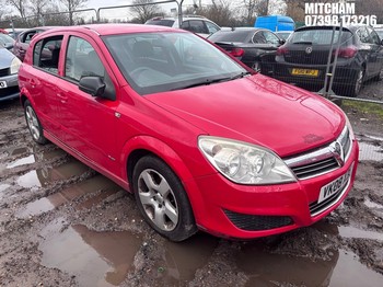 Location: Mitcham - 2008 VAUXHALL ASTRA BREEZE 5 Door Hatchback REG: VK08XZL, Keys: No, MOT Expiry date: 23/09/2026, 1598 Petrol, 5 Speed Manual Petrol, Former Keepers: 4