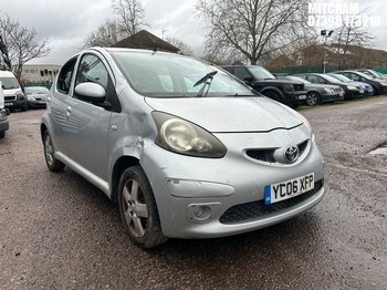 Location: Mitcham - 2006 TOYOTA AYGO SPORT VVT-I 5 Door Hatchback REG: YC06XFP, Keys: No, MOT Expiry date: 17/05/2025, 998 Petrol, 5 Speed Manual Petrol, Former Keepers: 7