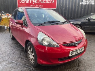 Location: Stapleford - 2005 HONDA JAZZ SE 5 Door Hatchback REG: OY05XHD, Keys: Yes, MOT Expiry date: 28/01/2026, 1339 Petrol, 5 Speed Manual Petrol, Former Keepers: 4