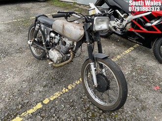 Location: South Wales - 2002 HONDA CG125 Motorcycle REG: VU52HZS, Keys: No, MOT Expiry date: 08/07/2025, 124 Petrol, 4 Manual petrol, Former Keepers: 12