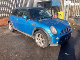 Location: Hayes - 2005 MINI MINI COOPER AUTO 3 Door Hatchback REG: AR05DNX, Keys: No, MOT Expiry date: 04/07/2026, 1598 Petrol, Variable Speed Auto Petrol, Former Keepers: 12