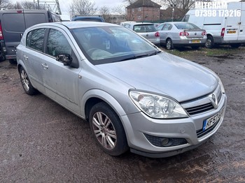 Location: Mitcham - 2007 VAUXHALL ASTRA ELITE 5 Door Hatchback REG: KF57GJO, Keys: No, MOT Expiry date: 12/01/2026, 1796 Petrol, 5 Speed Manual Petrol, Former Keepers: 6