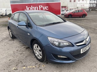 Location: South Wales - 2013 VAUXHALL ASTRA ES CDTI ECOFLEX S/S 5 Door Hatchback REG: EU13YFE, 1686cc Diesel, 6 Speed Manual Diesel, Former Keepers: 2, Keys: Yes, MOT Expiry date: 03/04/2026