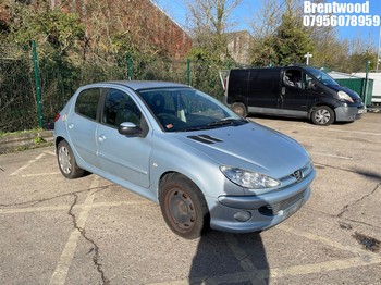 Location: Brentwood - 2007 PEUGEOT 206 LOOK S-A 5 Door Hatchback REG: LX07YXD, Keys: No, MOT Expiry date: 20/02/2026, 1587 Petrol, 4 Speed Semi Auto Petrol, Former Keepers: 5