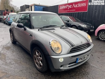 Location: Stapleford - 2006 MINI MINI ONE SEVEN 3 Door Hatchback REG: PK06ZNB, Keys: Yes, MOT Expiry date: 14/12/2025, 1598 Petrol, 5 Speed Manual Petrol, Former Keepers: 8