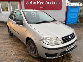 Location: Hull - 2004 FIAT PUNTO ACTIVE 8V 3 Door Hatchback REG: WV54JOJ, Keys: No, MOT Expiry date: 22/05/2026, 1242 Petrol, 5 Speed Manual Petrol, Former Keepers: 6