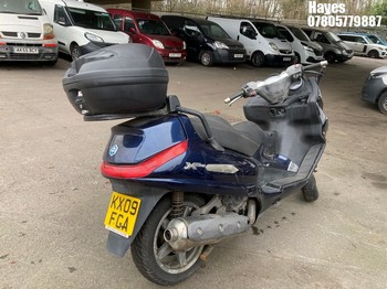 Location: Hayes - 2009 PIAGGIO XEVO 400 Scooter REG: KX09FGA, Keys: No, MOT Expiry date: 21/08/2026, 399 Petrol, Automatic, Former Keepers: 7