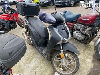 Location: Mitcham - 2019 HONDA SH 125 AD-K Motorcycle REG: LJ19MPO, Keys: No, MOT Expiry date: 04/11/2025, 125 Petrol, Automatic, Former Keepers: 5