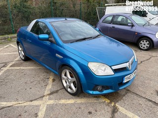 Location: Brentwood - 2007 VAUXHALL TIGRA EXCLUSIV Convertible REG: YH07ZNN, Keys: No, MOT Expiry date: 22/10/2025, 1364 Petrol, 5 Speed Manual Petrol, Former Keepers: 9