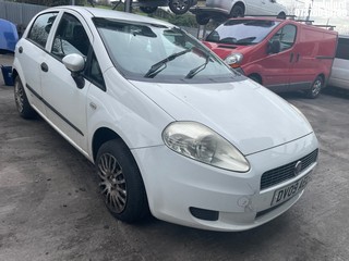 Location: Stapleford - 2009 FIAT GRANDE PUNTO ACTIVE 65 5 Door Hatchback REG: DV09AEL, Keys: No, MOT Expiry date: 24/01/2026, 1242 Petrol, 5 Speed Manual Petrol, Former Keepers: 6