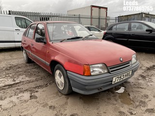 Location: Leeds - 1991 VAUXHALL ASTRA L 5 Door Hatchback REG: J753HVL, Keys: No, MOT Expiry date: 04-11-2024, 1388 Petrol, 5 Speed Manual Petrol, Former Keepers: 5