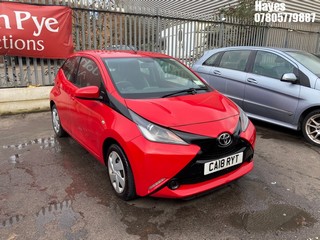 Location: Hayes - 2018 TOYOTA AYGO X-PLAY VVT-I 5 Door Hatchback REG: CA18RYT, Keys: Yes, MOT Expiry date: 30/04/2026, 998 Petrol, 5 Speed Manual Petrol, Former Keepers: 2