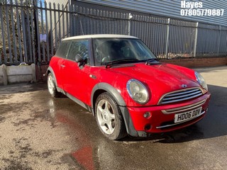 Location: Hayes - 2006 MINI MINI COOPER 3 Door Hatchback REG: HD06DDV, Keys: No, MOT Expiry date: 03/09/2025, 1598 Petrol, 5 Speed Manual Petrol, Former Keepers: 7
