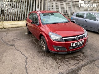 Location: Hayes - 2006 VAUXHALL ASTRA ELITE AUTO 5 Door Hatchback REG: WJ06OZG, Keys: No, MOT Expiry date: 16/05/2026, 1796 Petrol, 4 Speed Auto Petrol, Former Keepers: 8