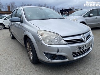 Location: Manchester - 2007 VAUXHALL ASTRA DESIGN A 5 Door Hatchback REG: DE57HTG, 1796 Petrol, 4 Speed Auto Petrol, Former Keepers: 5, Keys: No, MOT Expiry date: 24/10/2026