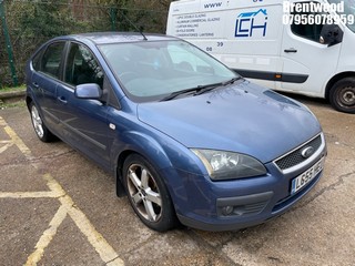 Location: Brentwood - 2005 FORD FOCUS ZETEC CLIMATE 116 5 Door Hatchback REG: LG55HEU, Keys: No, MOT Expiry date: 30/12/2025, 1596 Petrol, 5 Speed Manual Petrol, Former Keepers: 3