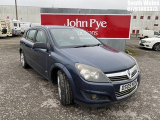 Location: South Wales - 2009 VAUXHALL ASTRA SXI TWINPORT 5 Door Hatchback REG: DS09NDN, Keys: No, MOT Expiry date: 09/02/2025, 1364 Petrol, 5 Speed Manual Petrol, Former Keepers: 8