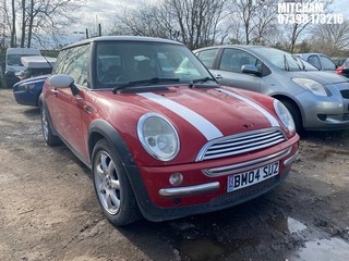 Location: Mitcham - 2004 MINI MINI COOPER AUTO 3 Door Hatchback REG: BM04SUZ, Keys: No, MOT Expiry date: 28/10/2026, 1598 Petrol, Variable Speed Auto Petrol, Former Keepers: 14